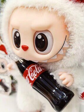 Coca-Cola Monsters Vinyl Labubu (Suprise Shake)